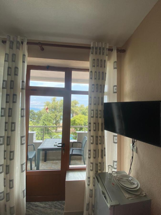 Vila Vadeha Pogradec Exterior foto